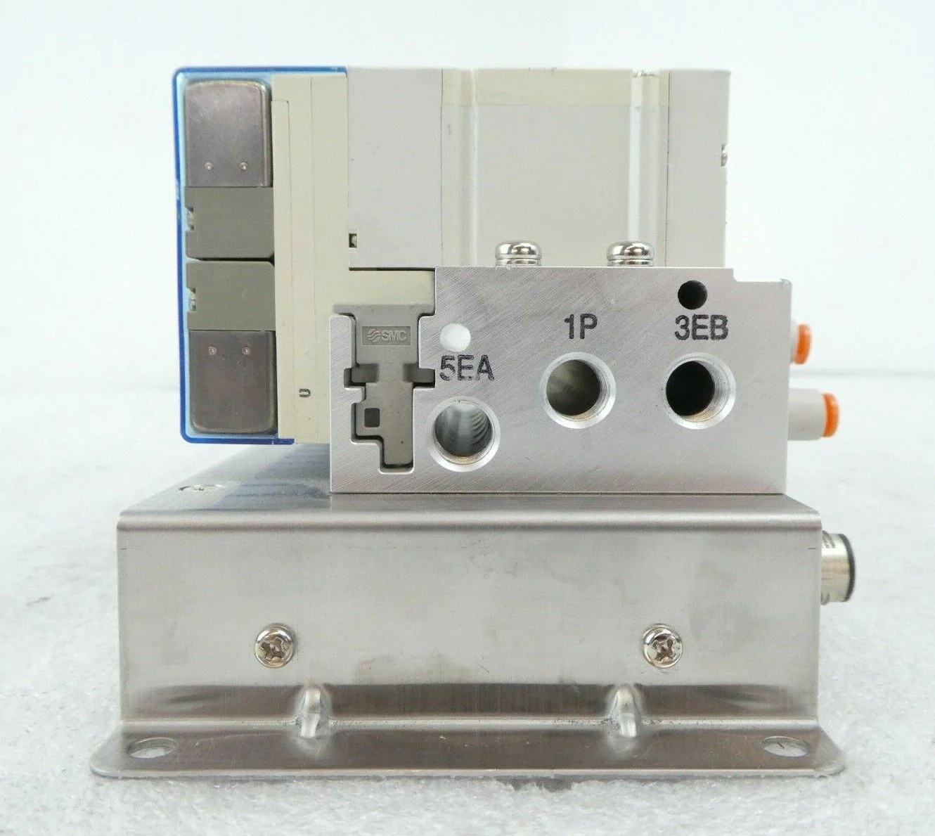 AMAT Applied Materials Pneumatic Block SMC 16-Port Manifold INR587-33 ...